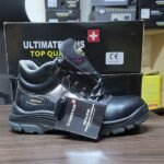 safety boots with steel toe and slip resistance