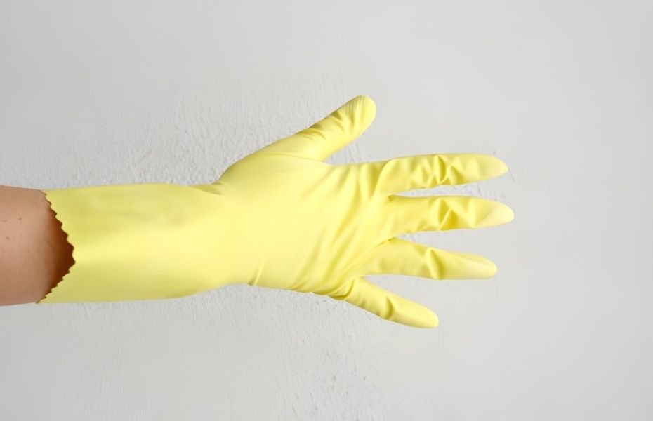 What Are the Best Gloves for Chemical Handling?