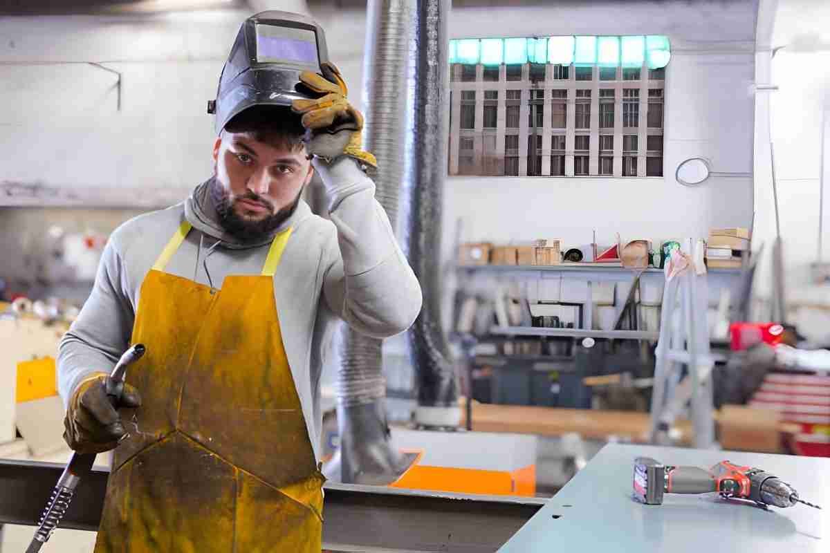 Welding Helmet Price in Kenya (2026 Buyer Guide)